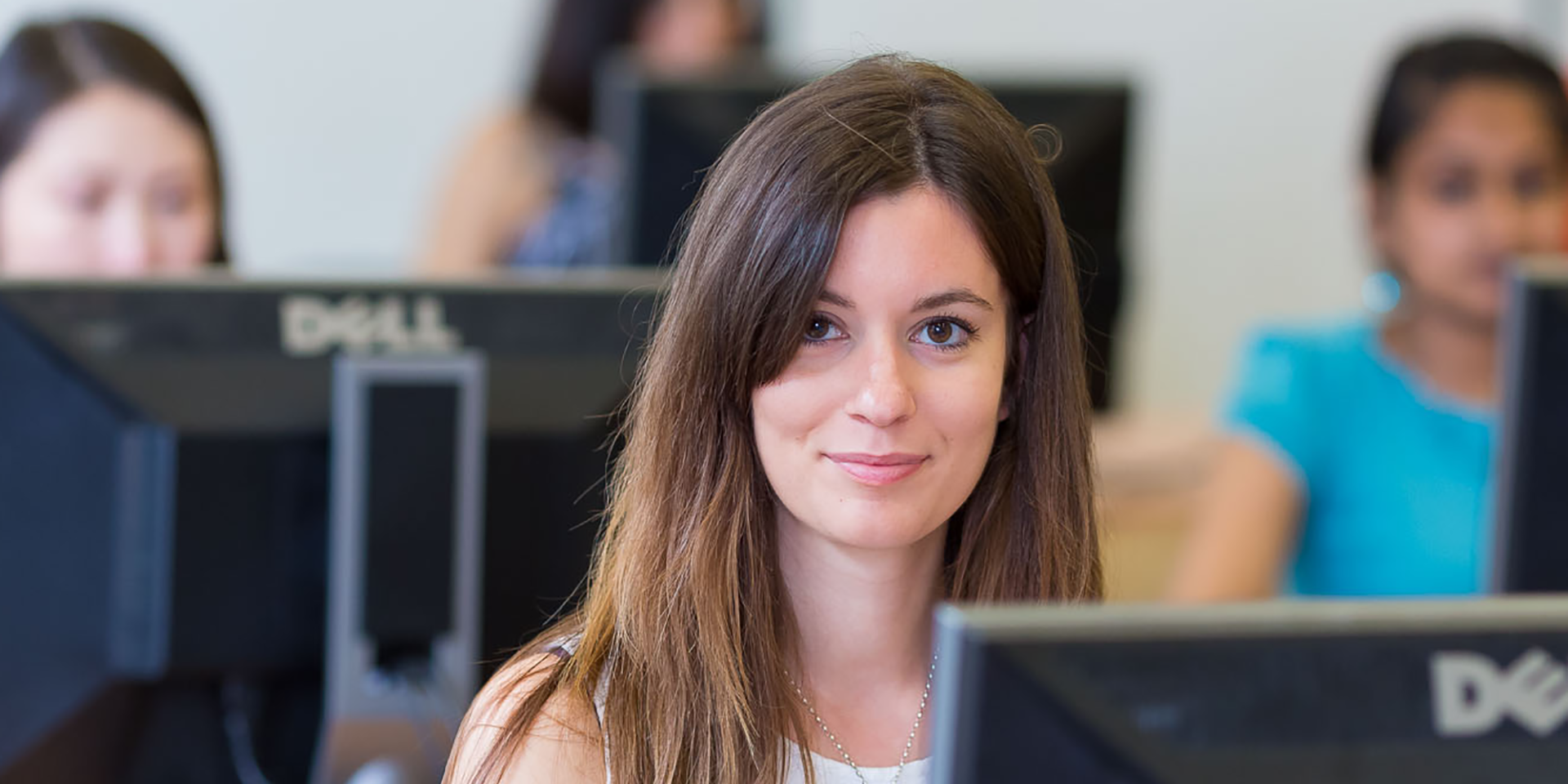 Studentin im IT-Servicezentrum der RUB