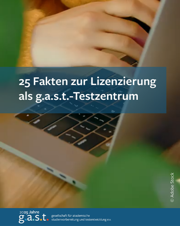 25 Fakten zur Lizenzierung als g.a.s.t.-Testzentrum | AdobeStock Imagebild zum Thema die Vorteile g.a.s.t.-Testzentrum zu sein, Hände tippen an einem Laptop